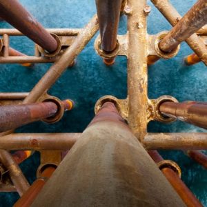 Subsea conductor running in strong currents