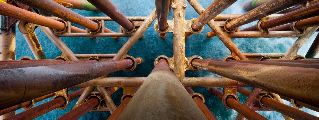 Subsea conductor running in strong currents